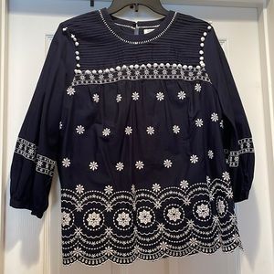 Crown & Ivy - Size Medium - Navy & White